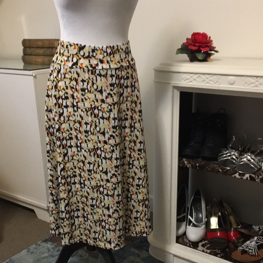 Jones Wear Petite Pull On Style Midi Skirt Size M